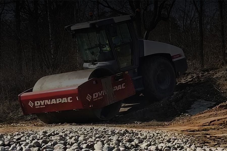 Vận hành xe lu rung Dynapac CA30D có khó không?